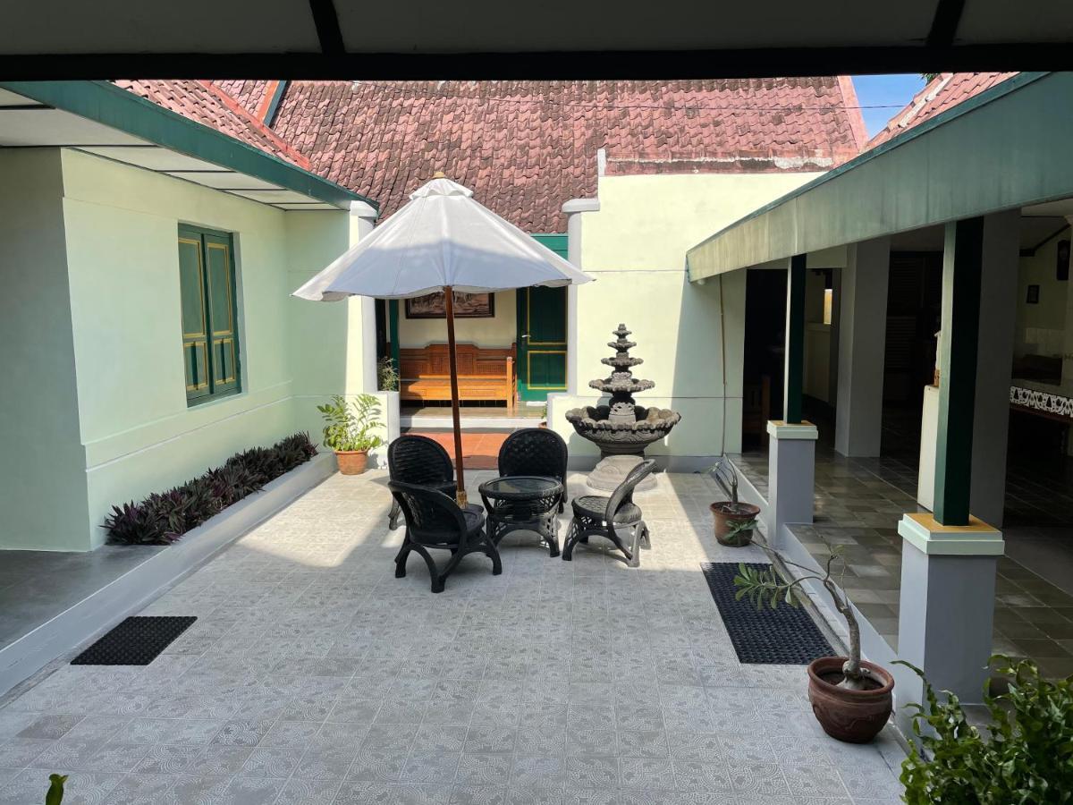 Pamularsih Homestay Yogyakarta Exterior photo