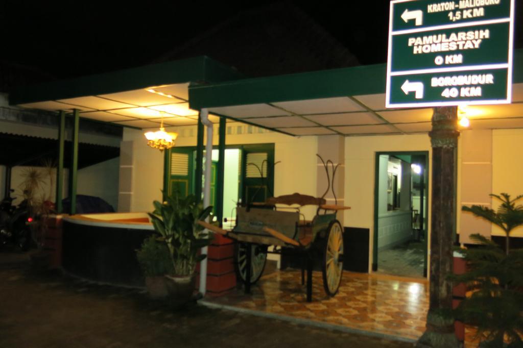 Pamularsih Homestay Yogyakarta Exterior photo