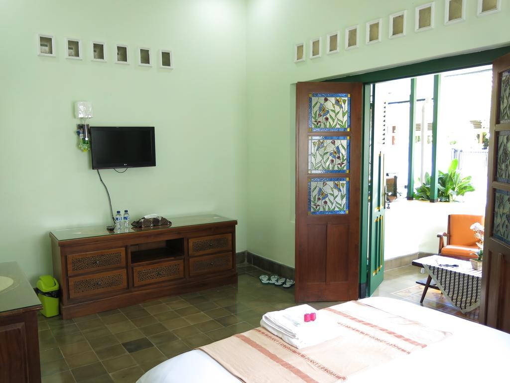 Pamularsih Homestay Yogyakarta Exterior photo