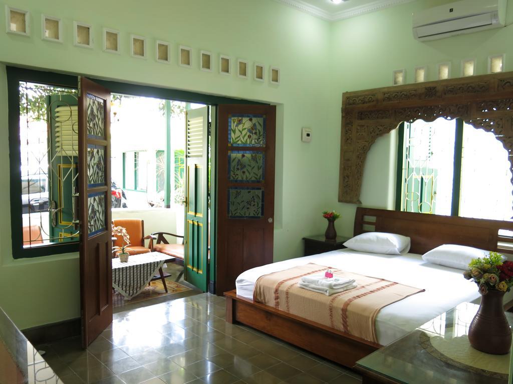 Pamularsih Homestay Yogyakarta Exterior photo