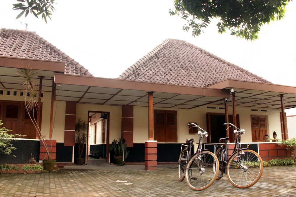 Pamularsih Homestay Yogyakarta Exterior photo